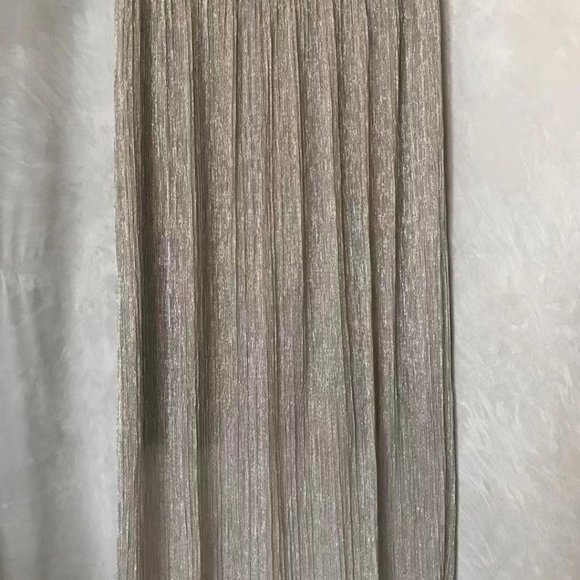 M&S.  light gold shimmering long skirt - Picture 3 of 7